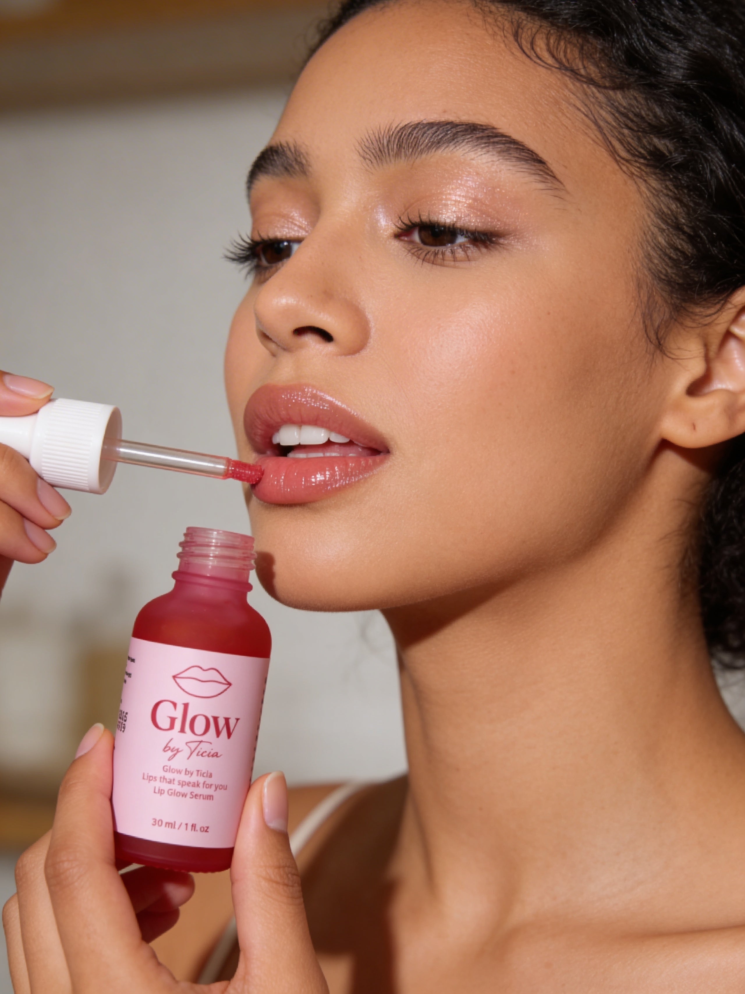 A 2-in-1 lip serum that shines AND tints the lips